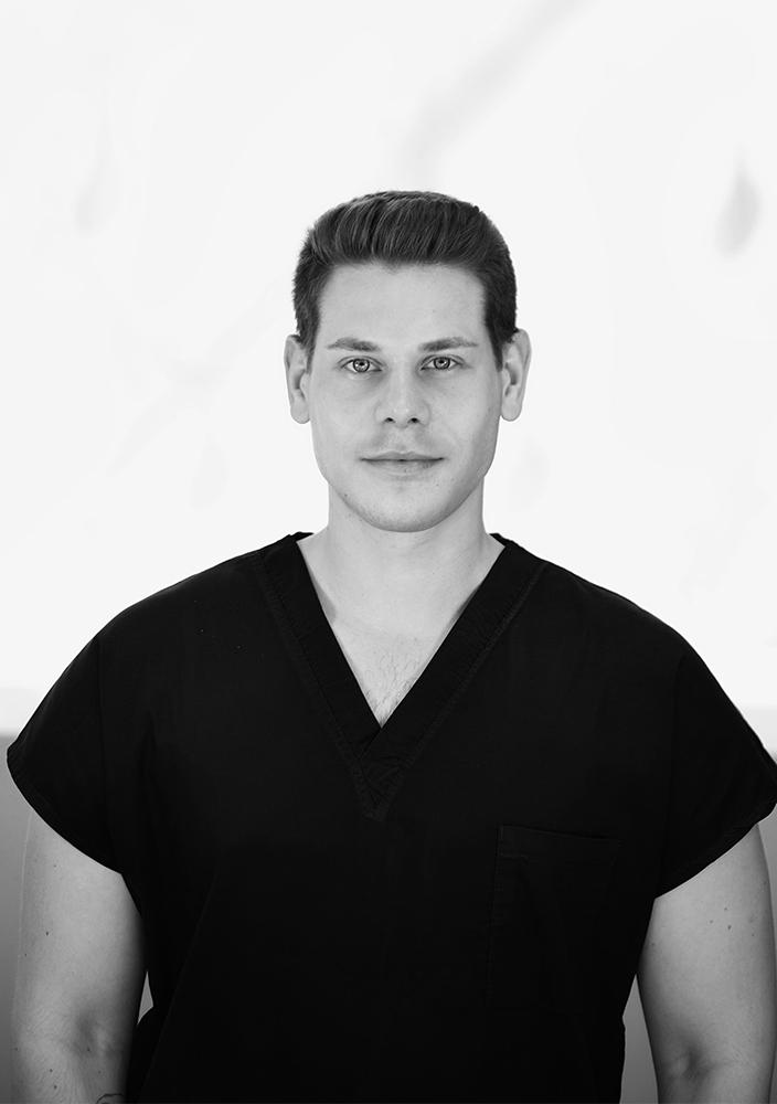 Uzman Dt. Ege Türkün